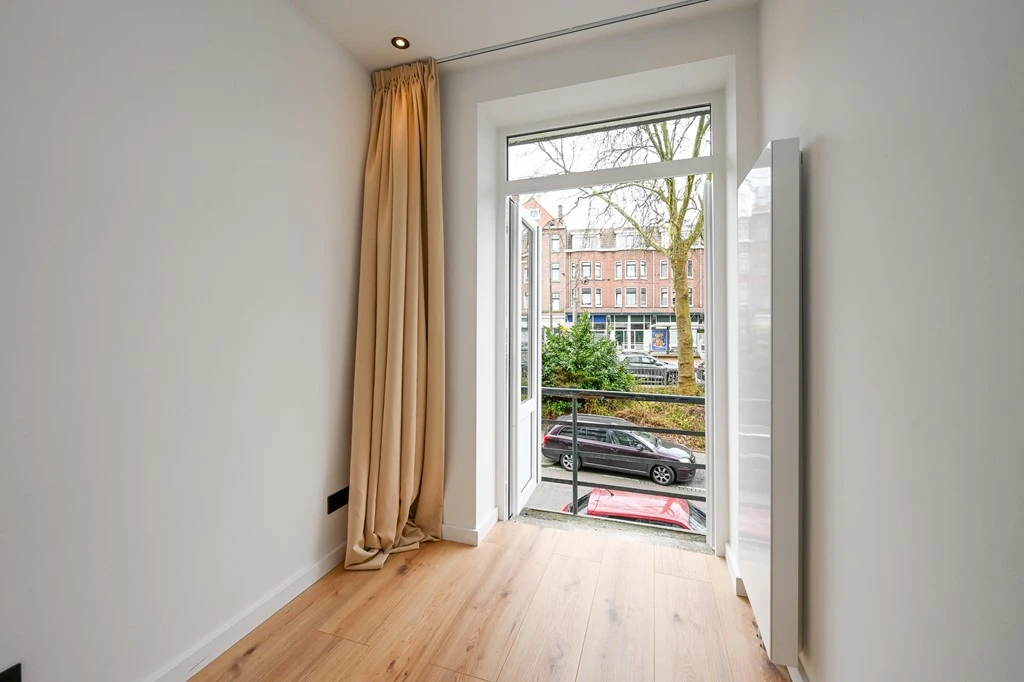 Rental property in Mathenesserdijk, Rotterdam