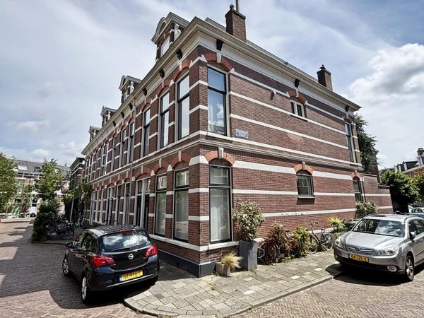 Rental property in Duvenvoordestraat 79-ZW, Haarlem