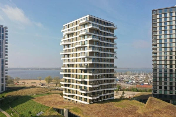 Rental property in Zeeduinweg, Almere