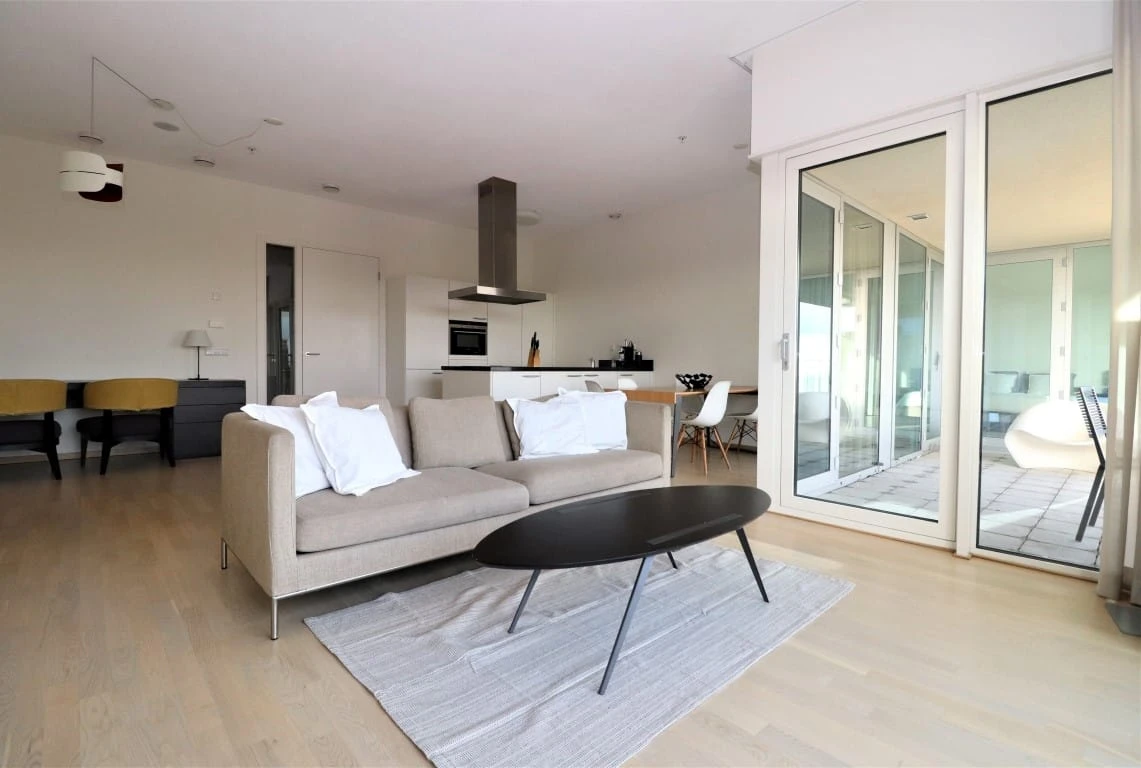 Rental property in Van Der Hoevenplein 61, Rotterdam