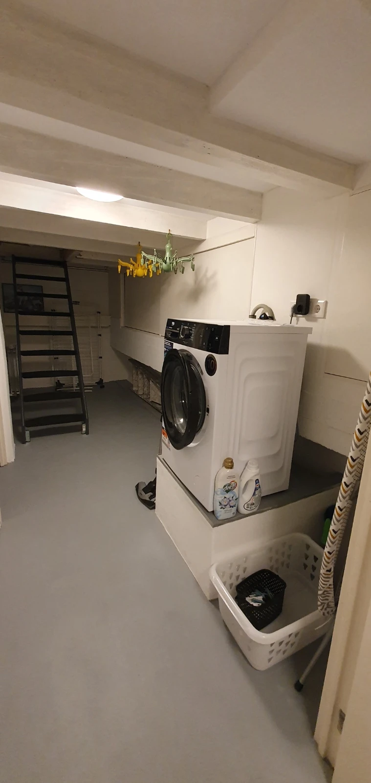 Rental property in Zestienhovensekade, Rotterdam