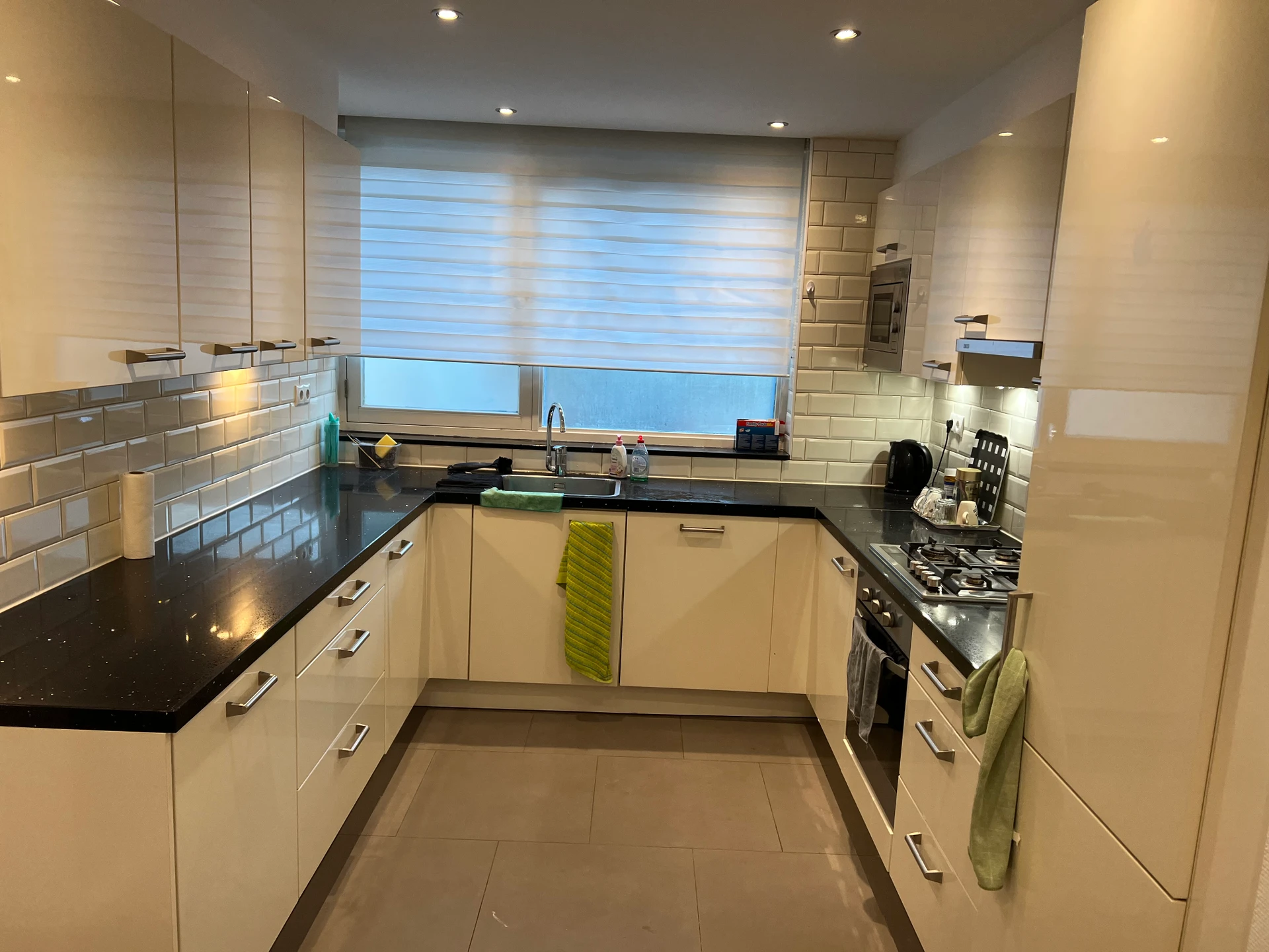 Rental property in Van Poeljeweg, Rotterdam