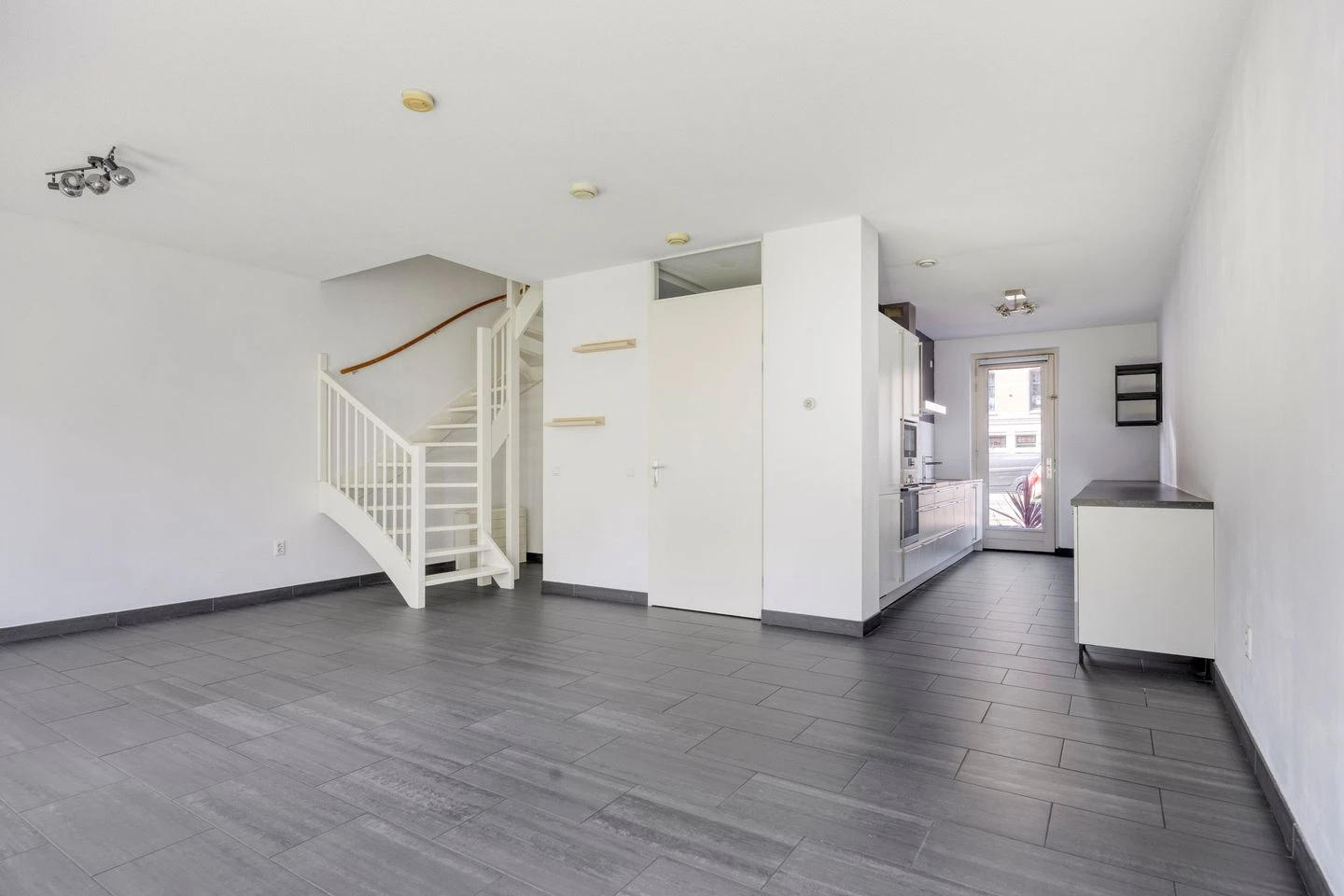 Rental property in Brede Hilledijk 530, Rotterdam