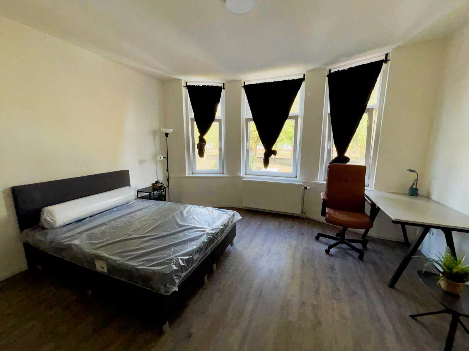 Rental property in West-Varkenoordseweg, Rotterdam