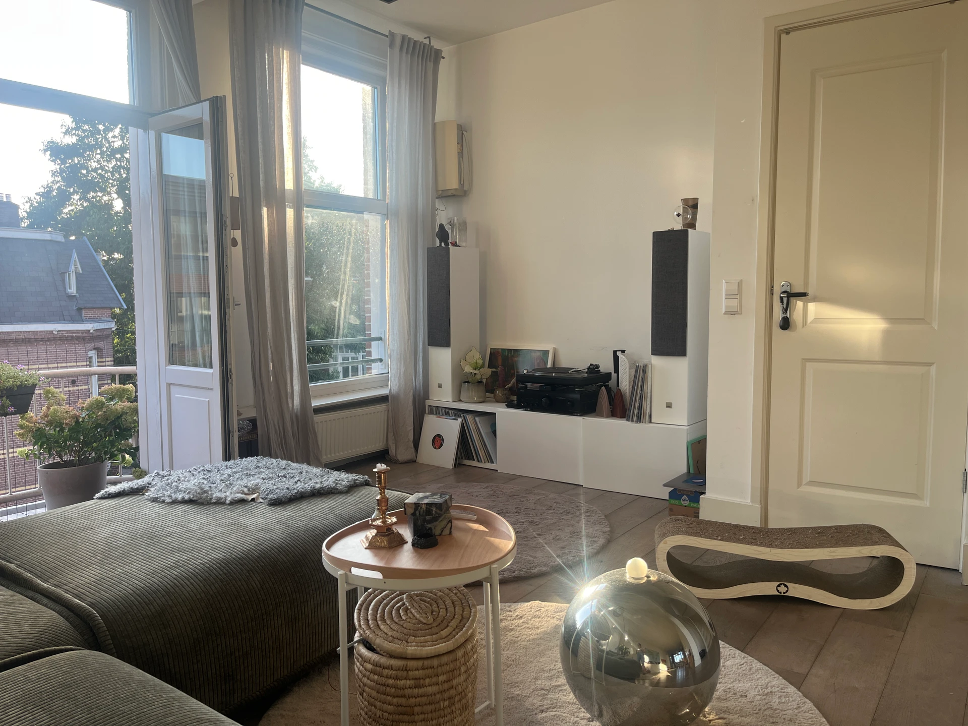Rental property in Van Woustraat, Amsterdam