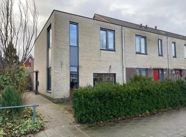 Rental property in Pauwenburg 126, Lelystad