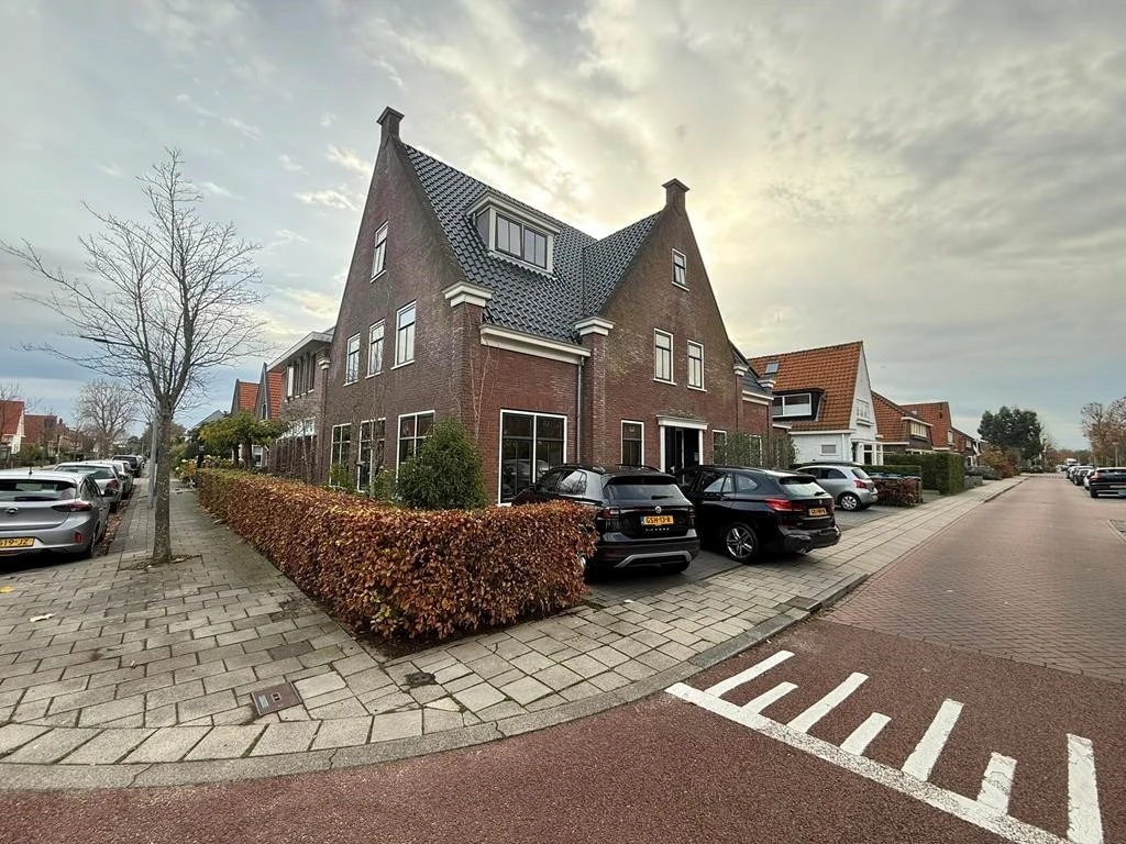 Rental property in Raadhuisstraat 8B, Landsmeer