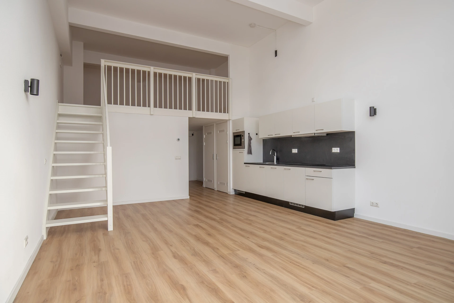 Rental property in Heiman Dullaertplein 148, Rotterdam