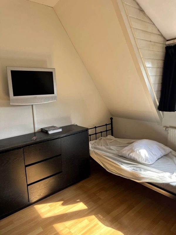 Rental property in Voorschoterstraat 23, Rotterdam