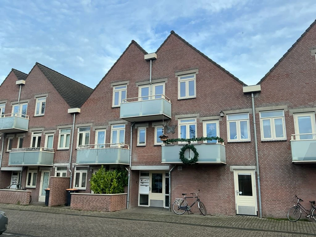 Rental property in Anjelierstraat 53, Steenwijk