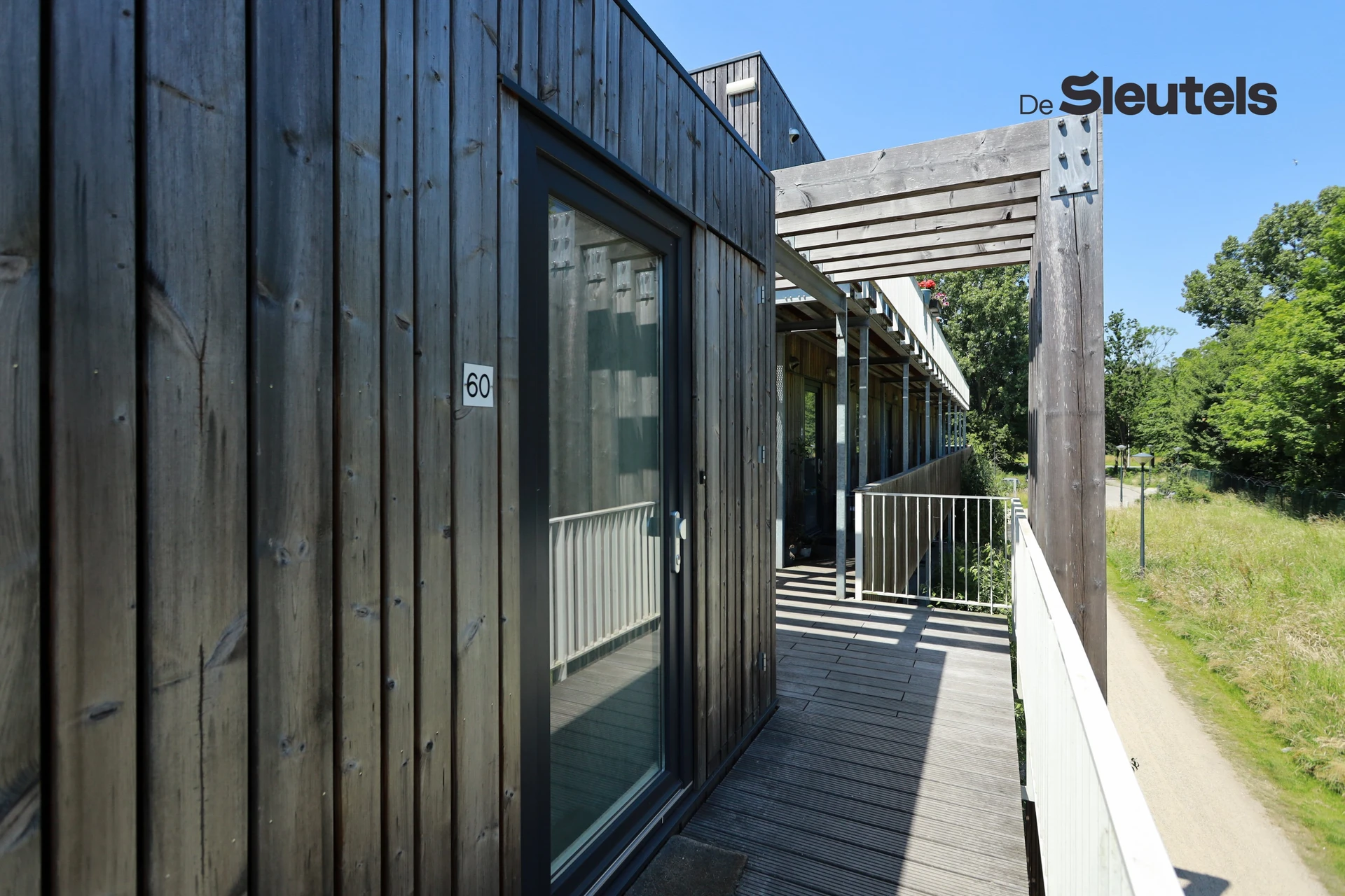 Rental property in Nico van der Horstpark 40, Leiden