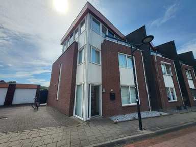 125m2 house to rent for 1650€/month in Zuiderpoort 33, Pey