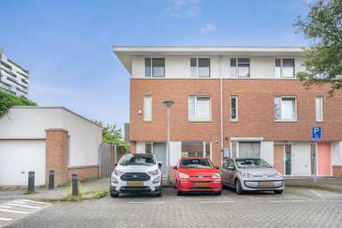 house de 130m2 à louer pour 4499€/mois à Hermitagelaan, Amsterdam