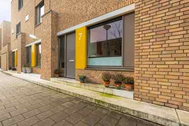 154m2 house to rent for 3500€/month in Bart van der Leckplantsoen, Amsterdam