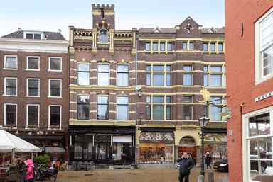 70m2 apartment to rent for 1340€/month in Markt 1B, Delft