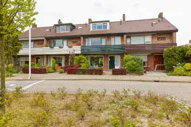 160m2 house to rent for 1950€/month in Sytwinde 186, Nootdorp