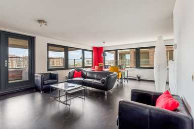 apartment di 102m2 in affitto a 2999€/mese a Doctor Lelykade 208, The Hague