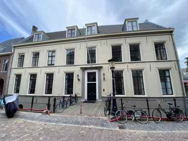 88m2 apartment to rent for 2100€/month in Kromme Nieuwegracht, Utrecht