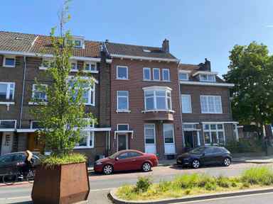 apartment de 80m2 à louer pour 1054€/mois à Scharnerweg 123C, Maastricht