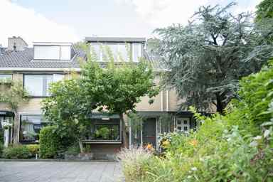 173m2 house te huur voor 2395€/maand in Roestmos 28, Rotterdam