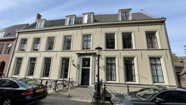 apartment de 59m2 à louer pour 1717€/mois à Kromme Nieuwegracht, Utrecht