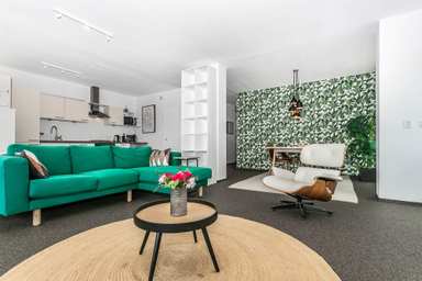 apartment de 96m2 à louer pour 1827€/mois à Oranjeplein, Maastricht