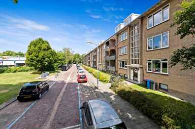 145m2 apartment te huur voor 2500€/maand in Van Zegwaardstraat, Voorburg