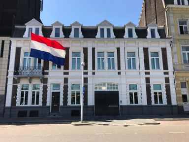 apartment de 34m2 à louer pour 1100€/mois à Parallelweg, Maastricht