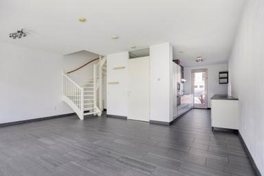 apartment de 90m2 à louer pour 2600€/mois à Brede Hilledijk 530, Rotterdam