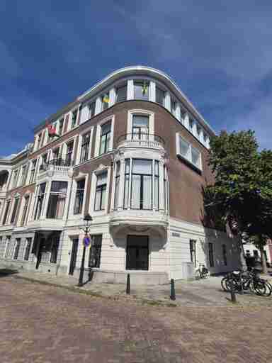apartment di 108m2 in affitto a 2740€/mese a Surinamestraat, The Hague
