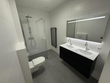 apartment de 114m2 à louer pour 1950€/mois à Kromhout, Dordrecht