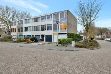 126m2 house te huur voor 1700€/maand in Oberonlaan, Helmond