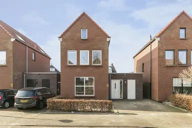 124m2 house to rent for 1395€/month in Henk Lammstraat 3, Hengelo