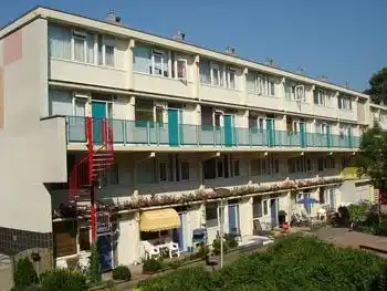 35m2 apartment te huur voor 658.53€/maand in Esdoorn 23, Naaldwijk