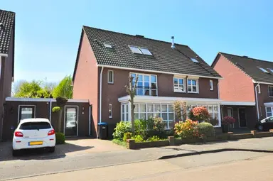 152m2 house in affitto per 2450€/mese a John Keatslaan, Eindhoven