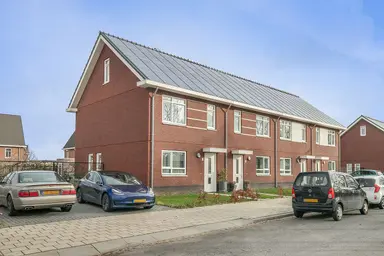 125m2 house à louer pour 1400€/mois à Frederikstraat 40, Heerlen