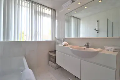 100m2 house to rent for 2495€/month in Van Bassenstraat 3067, Rotterdam