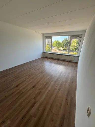 85m2 apartment to rent for 700€/month in Nieuwlandplein 6, Schiedam