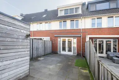 125m2 house to rent for 2595€/month in Abe Bonnemastraat, Bergschenhoek