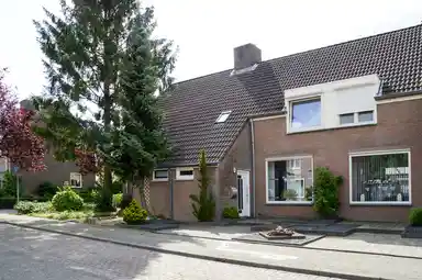 110m2 Haus zur Miete für 1395€/Monat in Het Ambacht 57, Brunssum