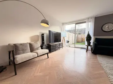 97m2 house to rent for 2700€/month in Laan van Van der Gaag 43, Delft