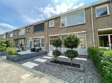 119m2 house to rent for 3500€/month in Meester Van Houtenstraat 35, Ridderkerk
