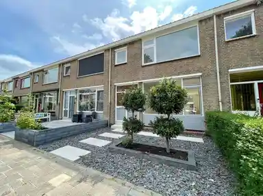 119m2 house to rent for 3500€/month in Meester Van Houtenstraat 35, Ridderkerk