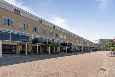158m2 house to rent for 2750€/month in Vivaldistraat, Capelle aan den IJssel