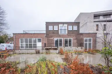 215m2 house to rent for 2400€/month in Dorpsmatenstraat 52, Hengelo