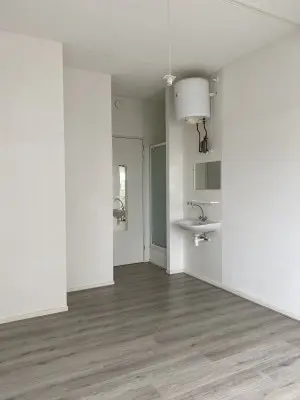 34m2 room to rent for 415€/month in Tramsingel 21, Breda