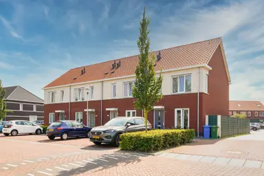 117m2 house to rent for 1685€/month in Vossenzoom 239, Pijnacker
