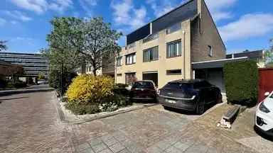 194m2 house to rent for 2795€/month in Dominee van Den Boschlaan 122, Rijswijk
