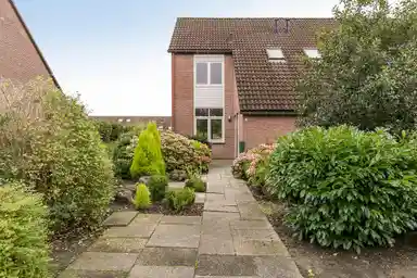 125m2 house to rent for 1100€/month in Hottingastate, Leeuwarden