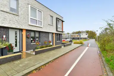 135m2 house to rent for 1105€/month in Striepebrink 35, Enschede